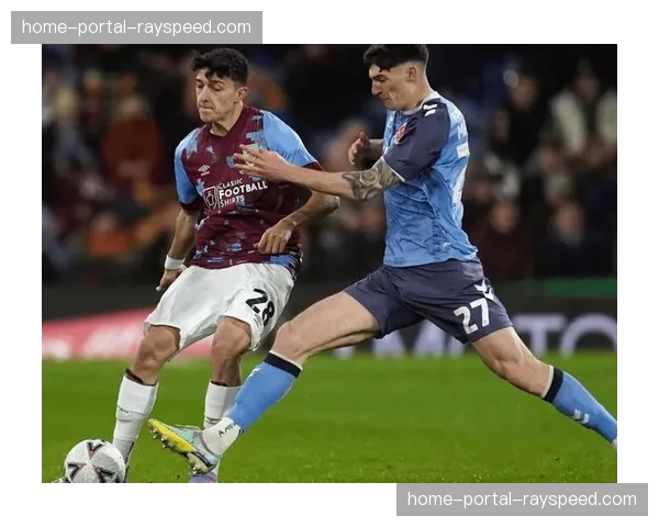 伤停补时阶段，伯恩利凭借定位球战术绝平对手