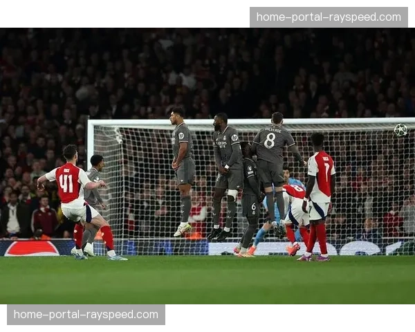 前法国国脚纳斯里受邀回到马赛，短期指导年轻球员任意球技术